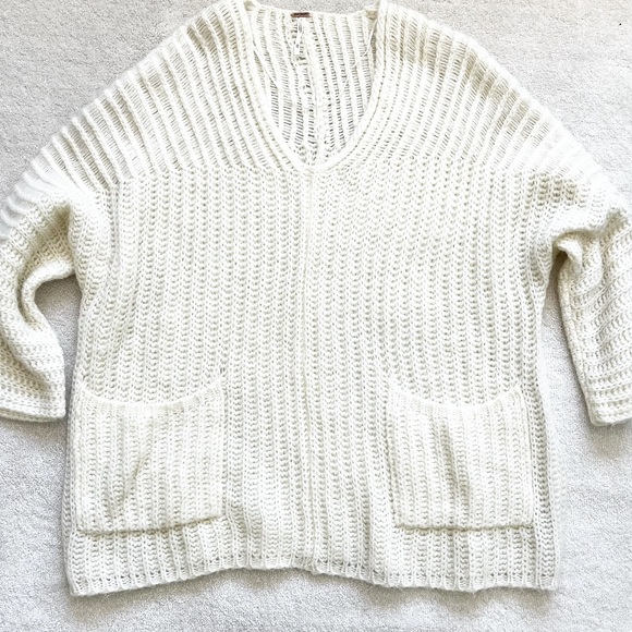 FREE PEOPLE OVERSIZED Deep Vee Patch Pocket Ivory Tunic Wool Blend - Picture 8 of 8